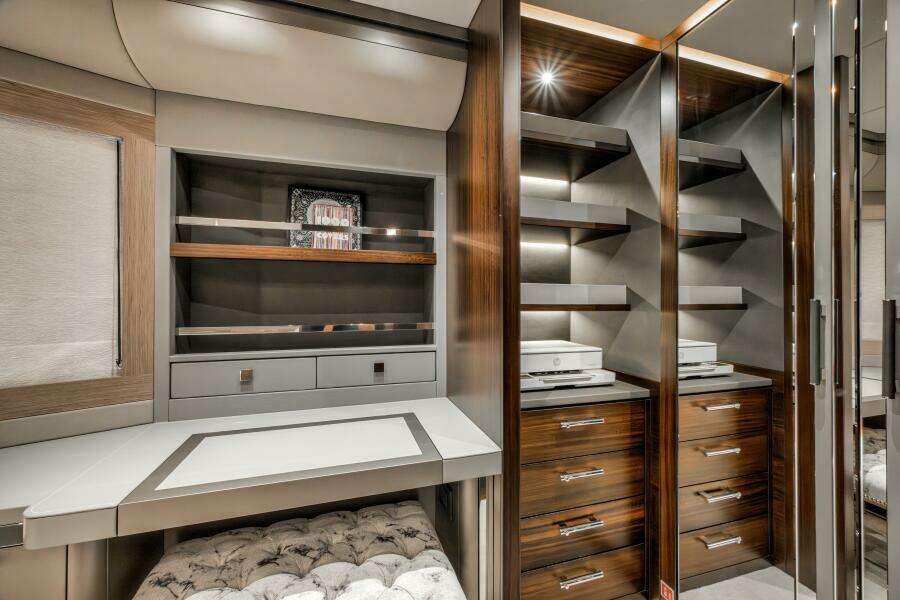 Dolce Far Niente 88ft Sunseeker Yacht For Sale