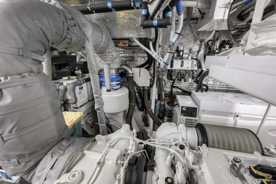 Dolce Far Niente 88ft Sunseeker Yacht For Sale