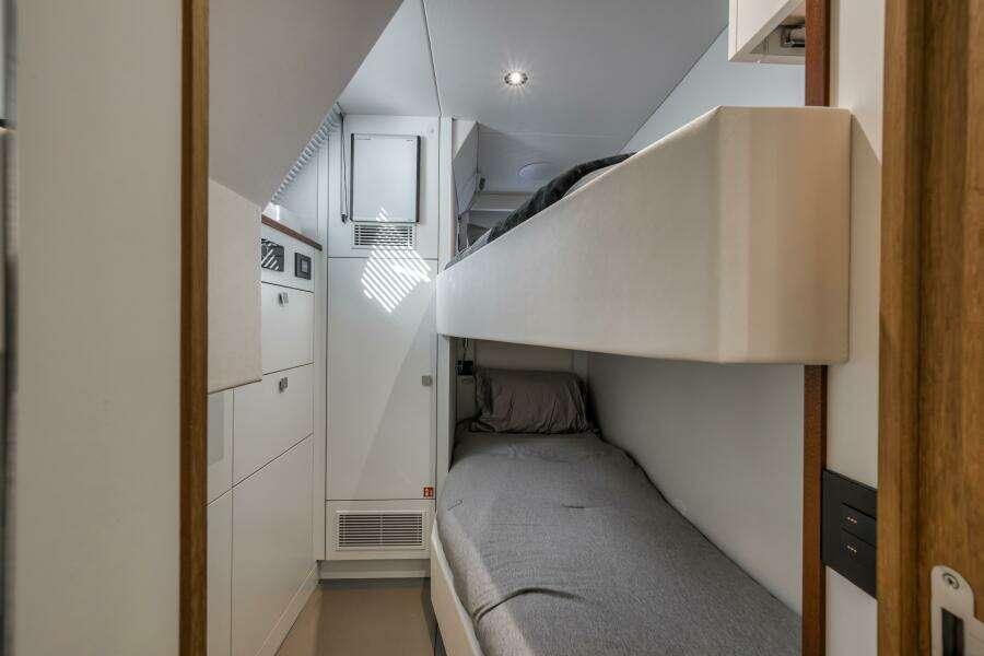 Dolce Far Niente 88ft Sunseeker Yacht For Sale