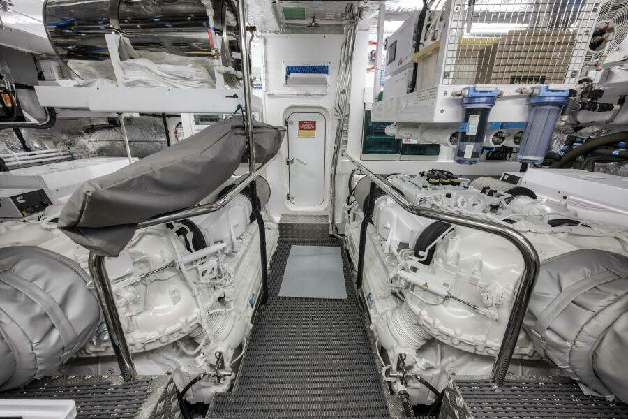 Dolce Far Niente 88ft Sunseeker Yacht For Sale