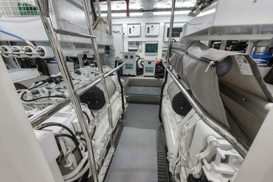 Dolce Far Niente 88ft Sunseeker Yacht For Sale