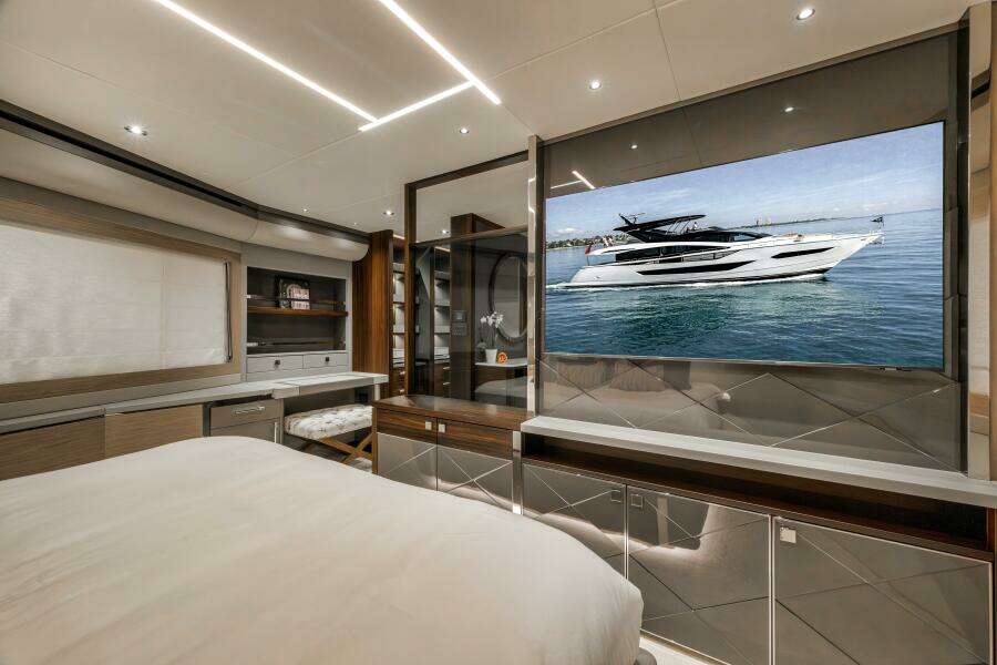 Dolce Far Niente 88ft Sunseeker Yacht For Sale