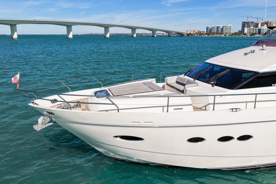 72' 2014 Princess Y72