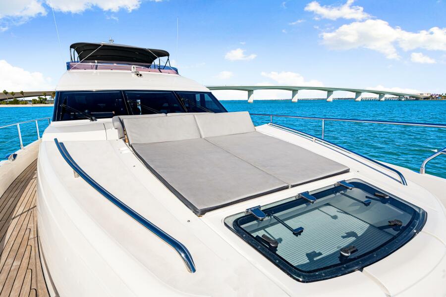 72' 2014 Princess Y72