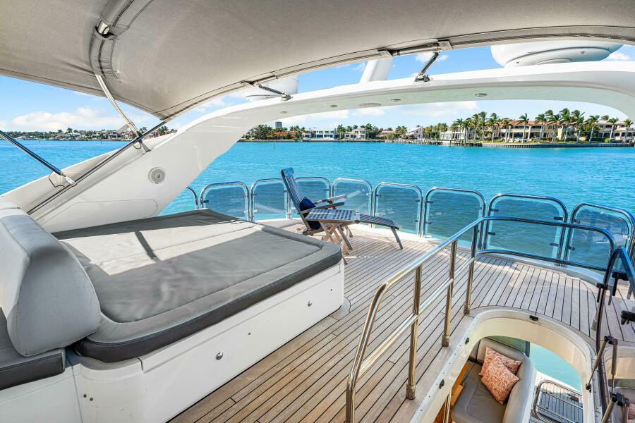 72' 2014 Princess Y72