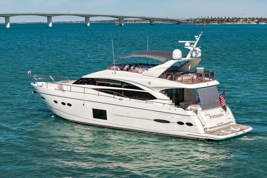 72' 2014 Princess Y72