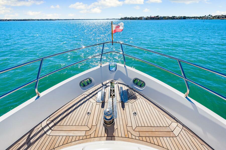 72' 2014 Princess Y72