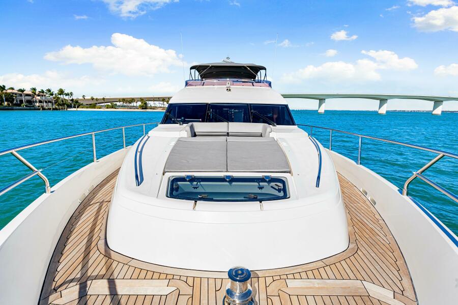 72' 2014 Princess Y72