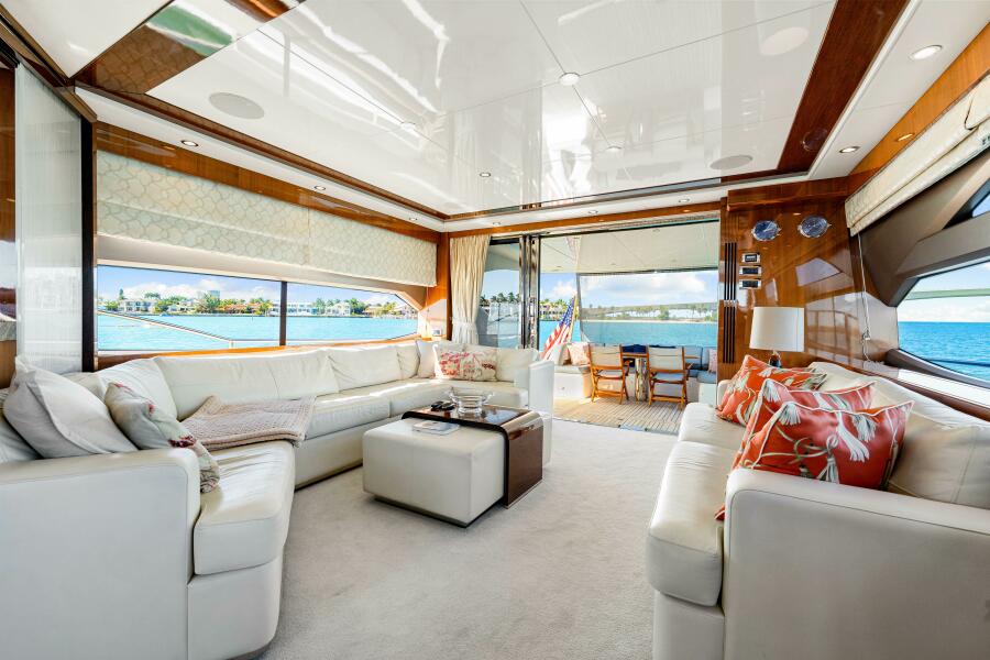 72' 2014 Princess Y72