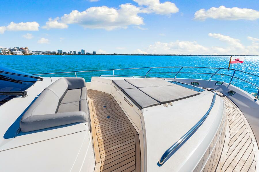 72' 2014 Princess Y72