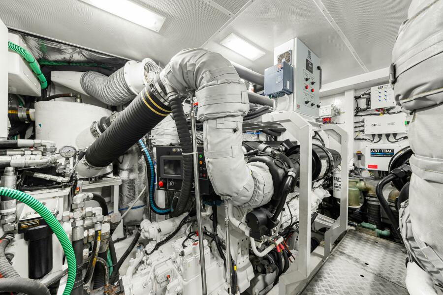 72' 2014 Princess Y72