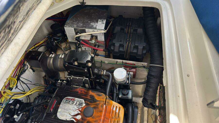 Holly Anne 29ft Bayliner Yacht For Sale