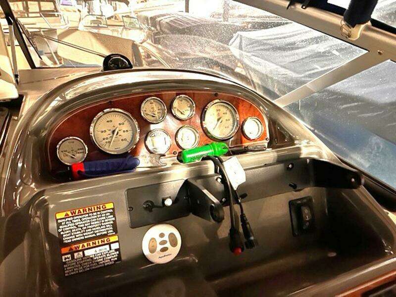 Holly Anne 29ft Bayliner Yacht For Sale