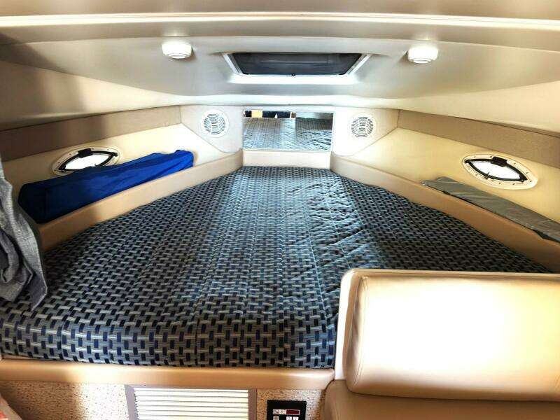 Holly Anne 29ft Bayliner Yacht For Sale