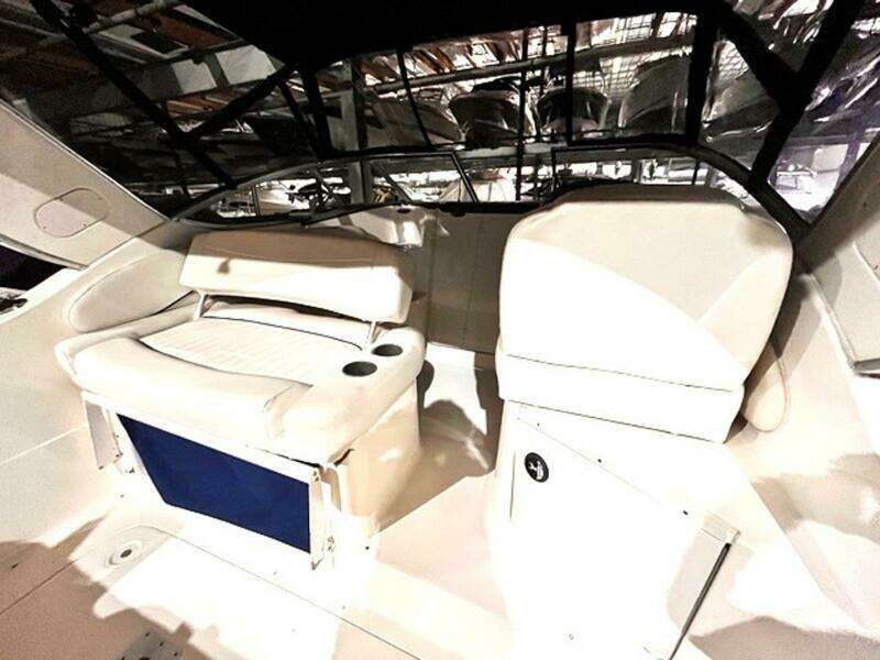 Holly Anne 29ft Bayliner Yacht For Sale