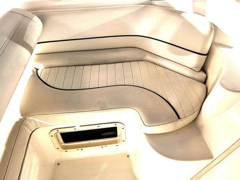 Holly Anne 29ft Bayliner Yacht For Sale