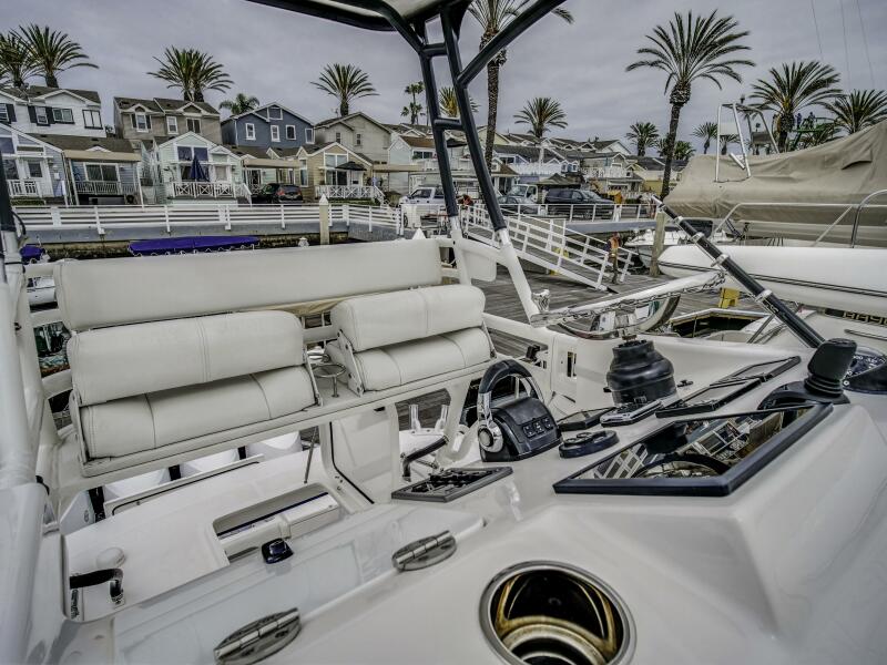 43' 2015 Everglades 435 Center Console