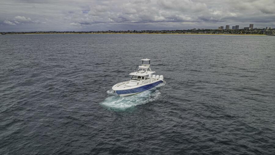43' 2015 Everglades 435 Center Console