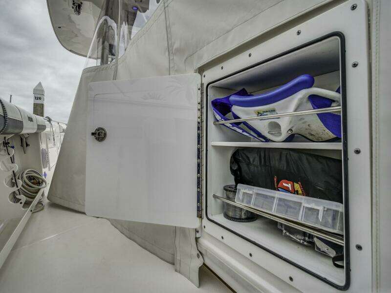 ANGELIQUE 43ft Everglades Yacht For Sale