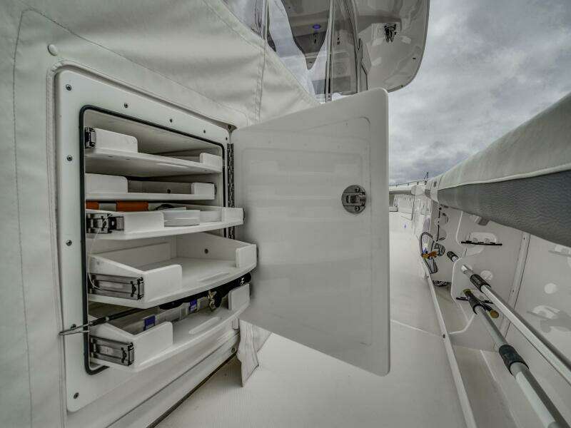 ANGELIQUE 43ft Everglades Yacht For Sale