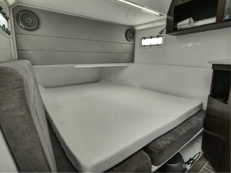 43' 2015 Everglades 435 Center Console