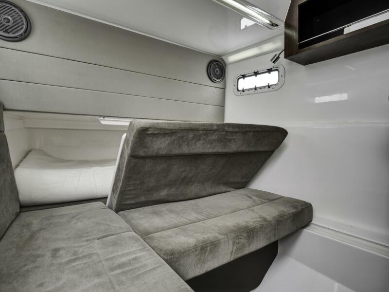 43' 2015 Everglades 435 Center Console