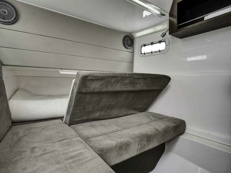 ANGELIQUE 43ft Everglades Yacht For Sale