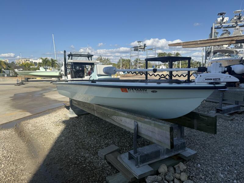 18' 2023 Hell's Bay Marquesa