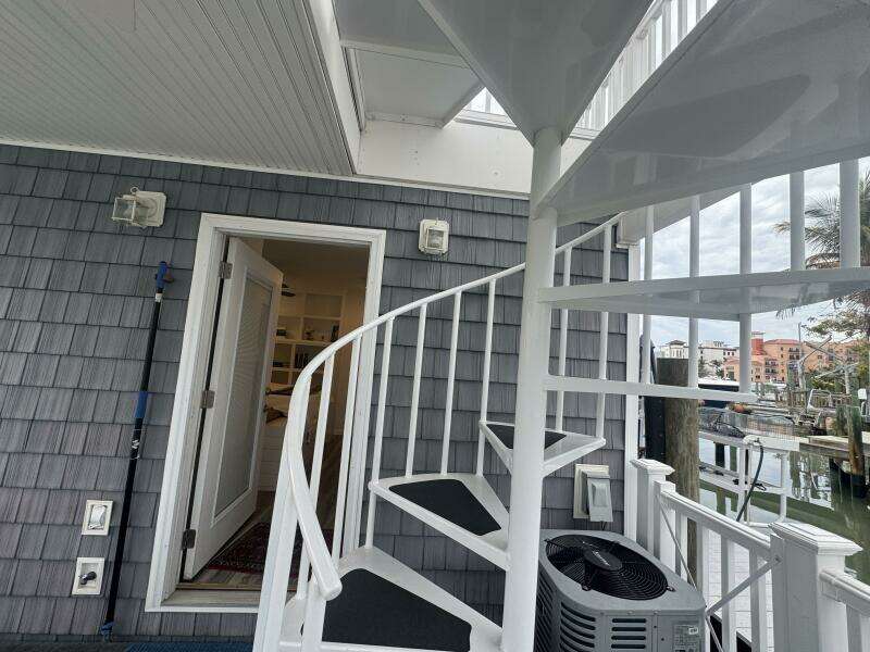 52ft Harbor Home Yacht For Sale