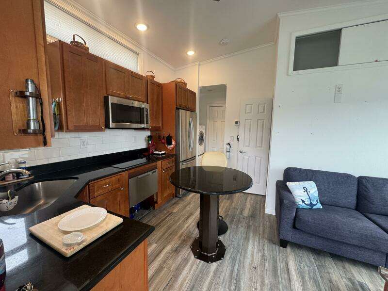 52ft Harbor Home Yacht For Sale