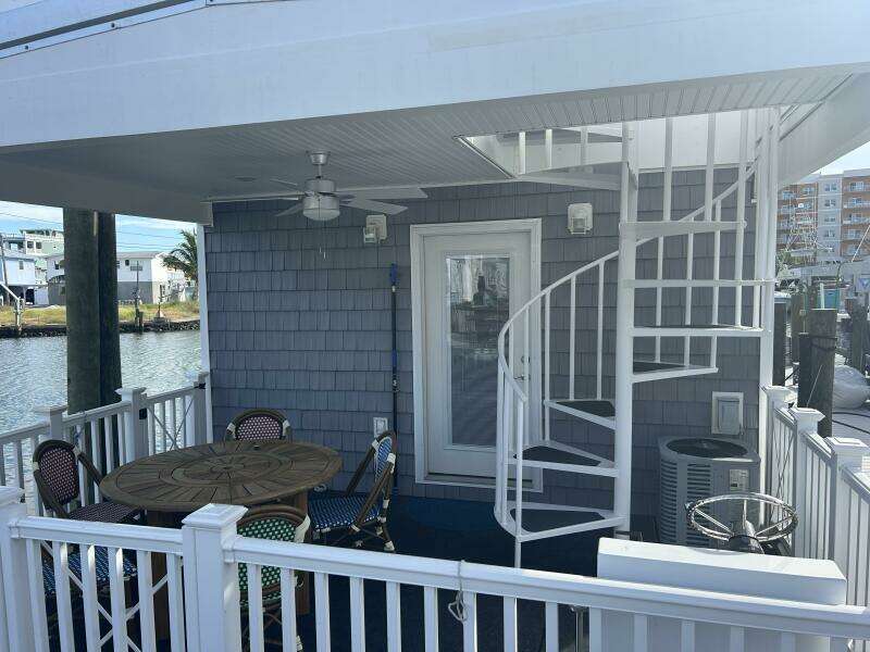52ft Harbor Home Yacht For Sale