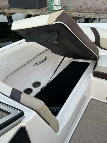 23ft Regal Yacht For Sale