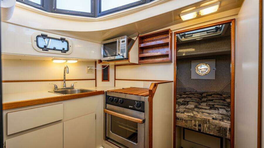 RoNance 31ft Camano Yacht For Sale