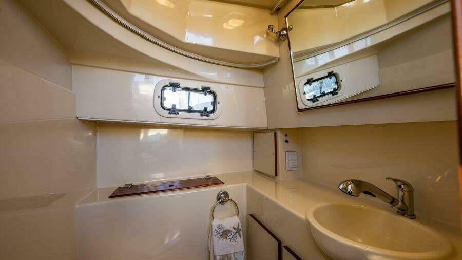 RoNance 31ft Camano Yacht For Sale