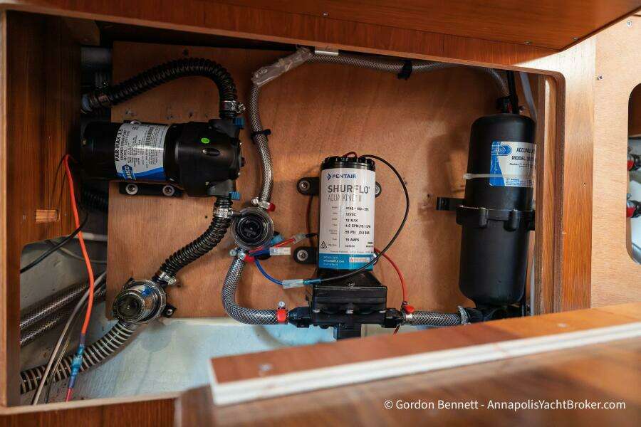 Opie Bea 37ft Jeanneau Yacht For Sale