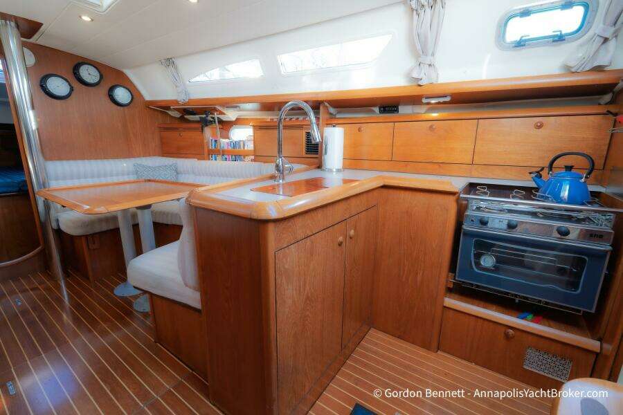 Opie Bea 37ft Jeanneau Yacht For Sale