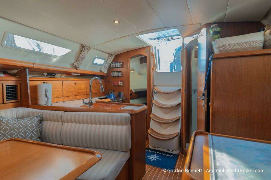 Opie Bea 37ft Jeanneau Yacht For Sale