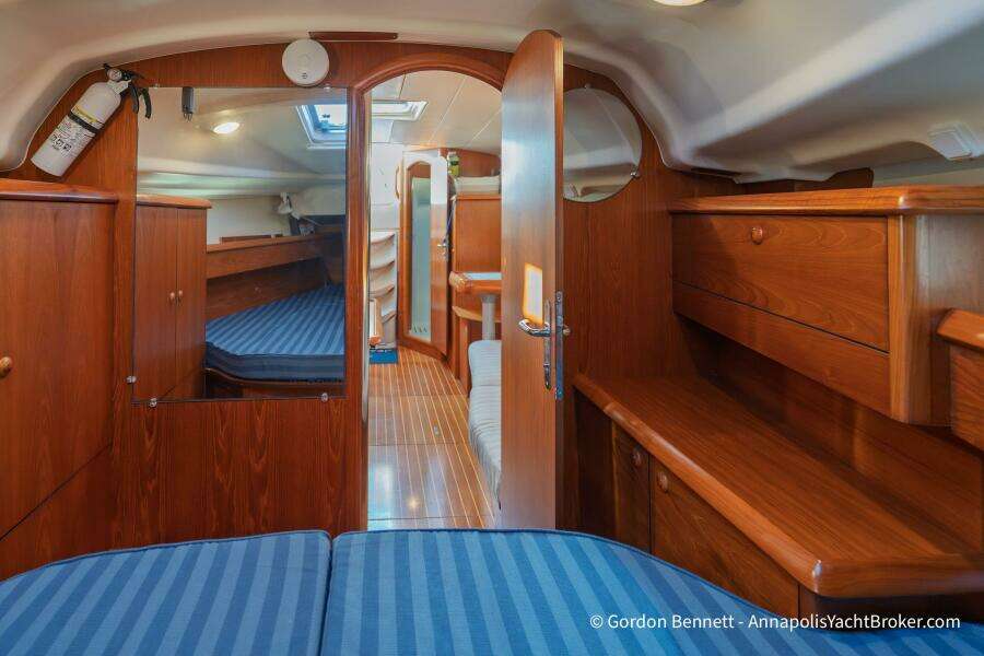 Opie Bea 37ft Jeanneau Yacht For Sale