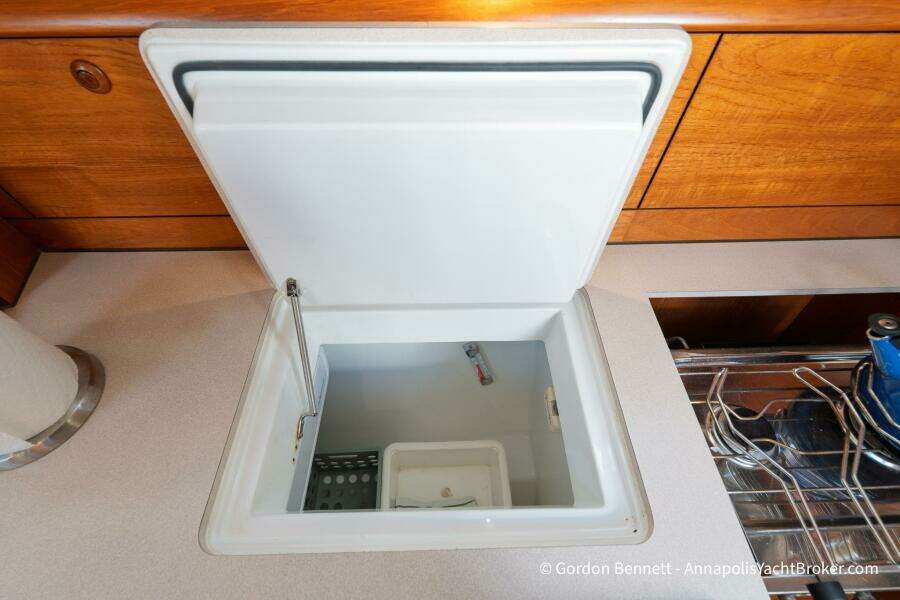 Opie Bea 37ft Jeanneau Yacht For Sale