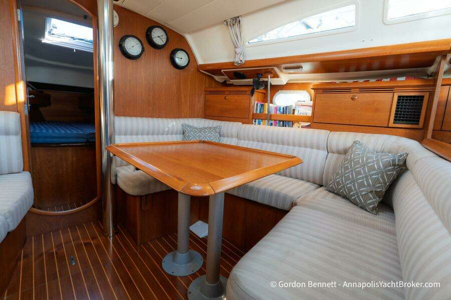Opie Bea 37ft Jeanneau Yacht For Sale