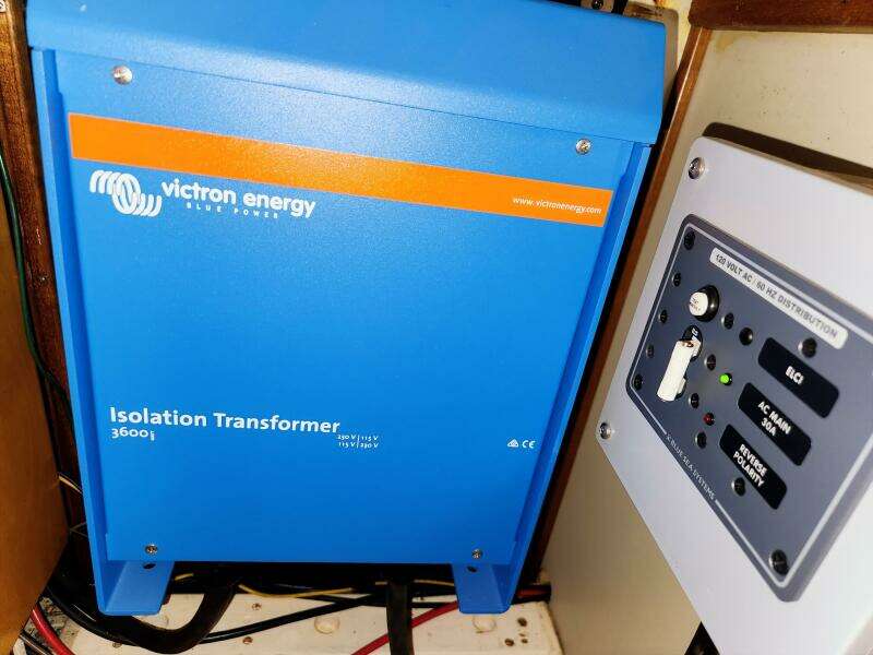 Delphina 55ft Waterline Yacht For Sale