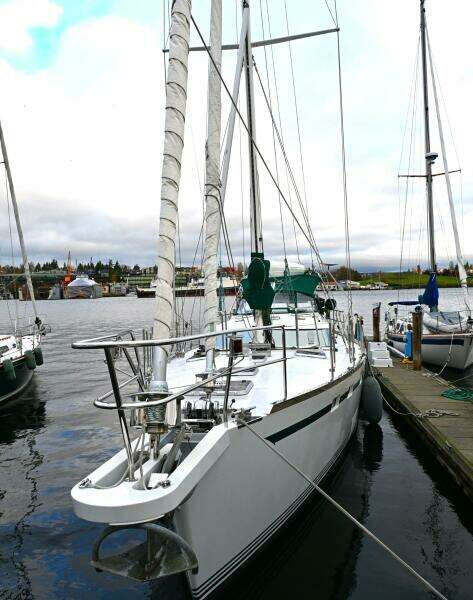 Delphina 55ft Waterline Yacht For Sale