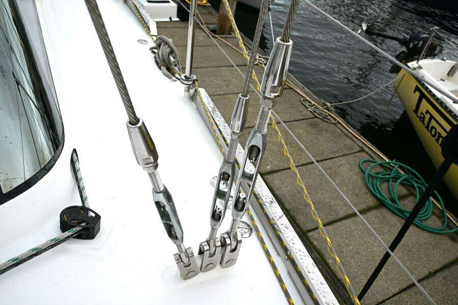 Delphina 55ft Waterline Yacht For Sale