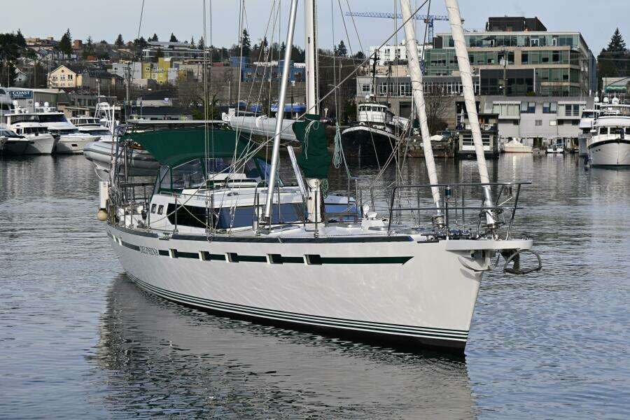Delphina 55ft Waterline Yacht For Sale