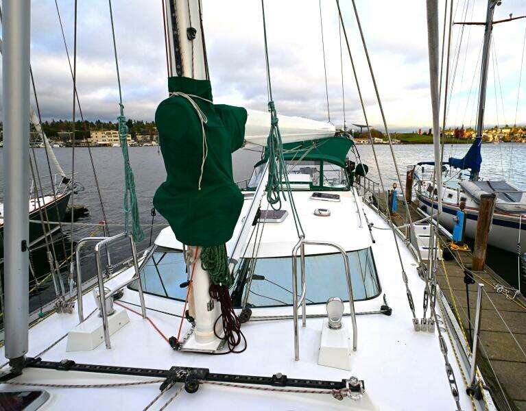 Delphina 55ft Waterline Yacht For Sale