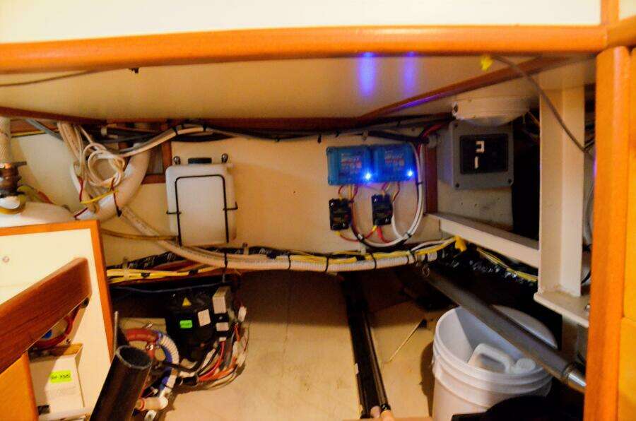 Delphina 55ft Waterline Yacht For Sale