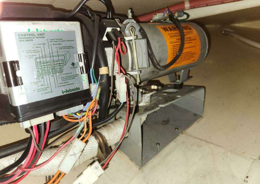 Delphina 55ft Waterline Yacht For Sale