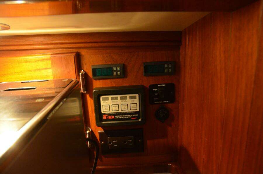 Delphina 55ft Waterline Yacht For Sale