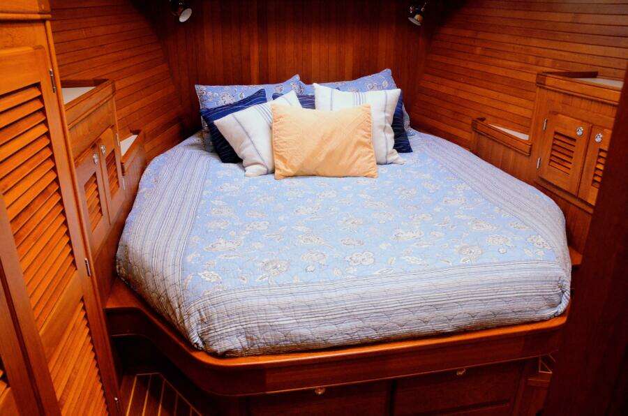 Delphina 55ft Waterline Yacht For Sale