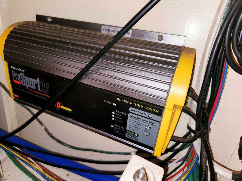 Delphina 55ft Waterline Yacht For Sale